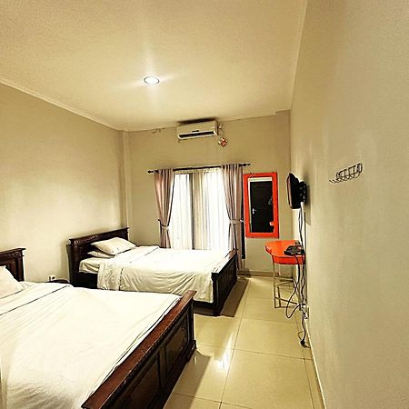 OYO 3156 Hotel Warta Dua Denpasa Buitenkant foto
