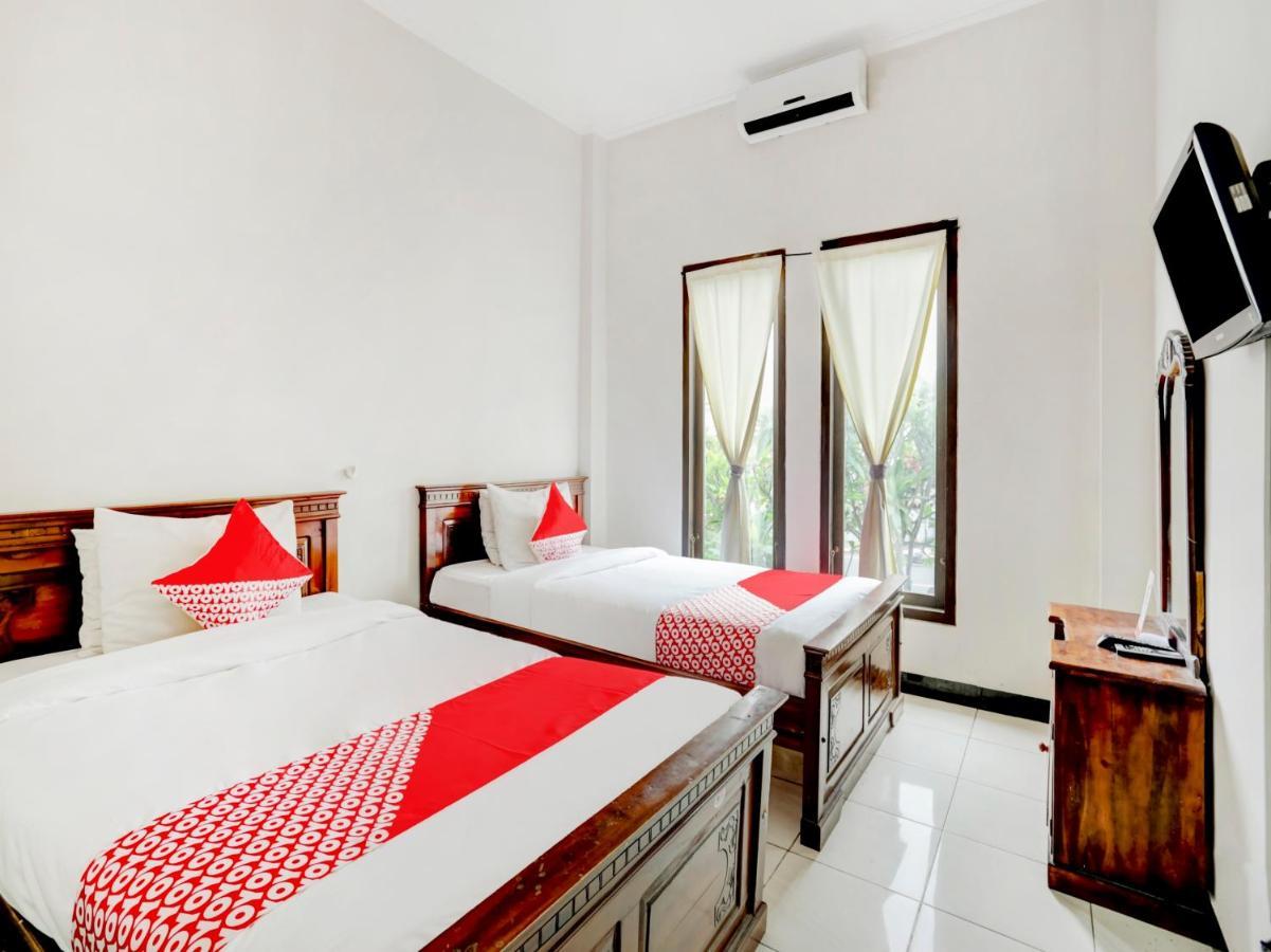 OYO 3156 Hotel Warta Dua Denpasa Buitenkant foto