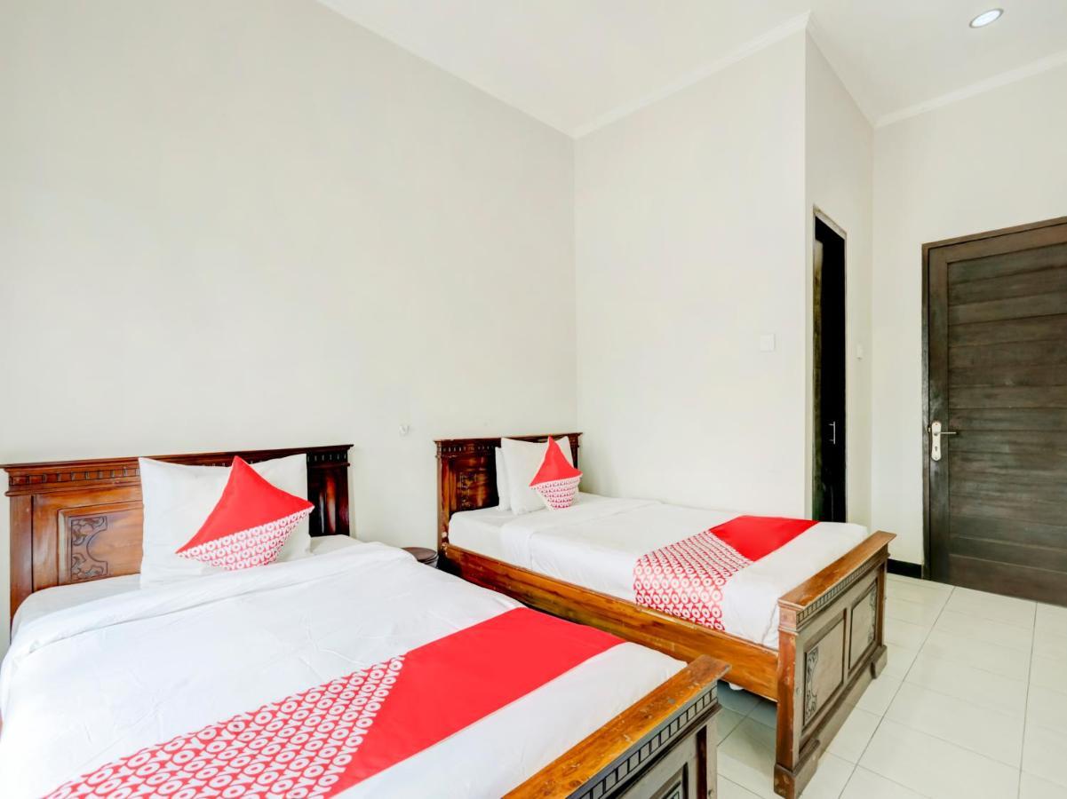 OYO 3156 Hotel Warta Dua Denpasa Buitenkant foto