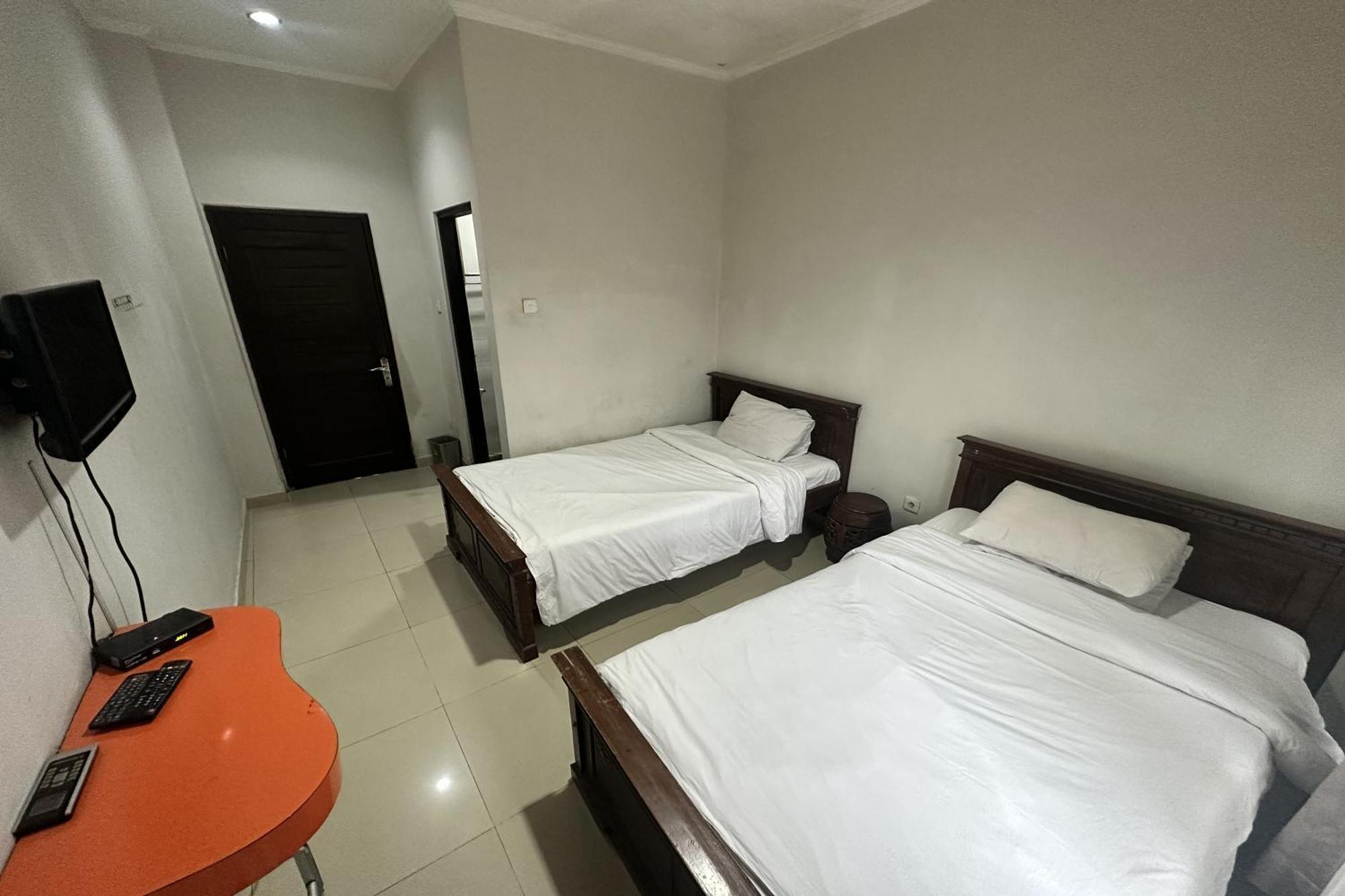 OYO 3156 Hotel Warta Dua Denpasa Buitenkant foto