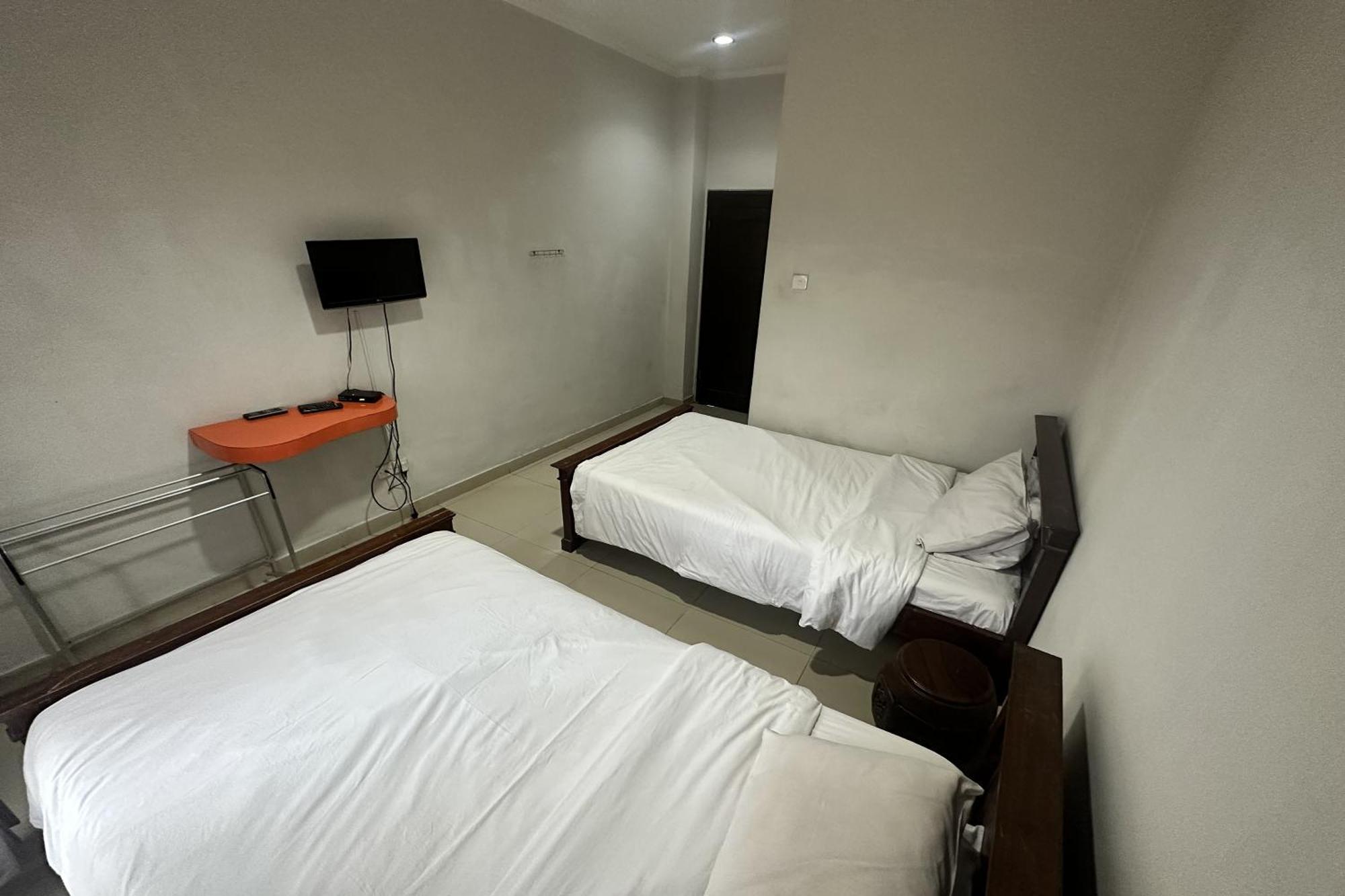 OYO 3156 Hotel Warta Dua Denpasa Buitenkant foto
