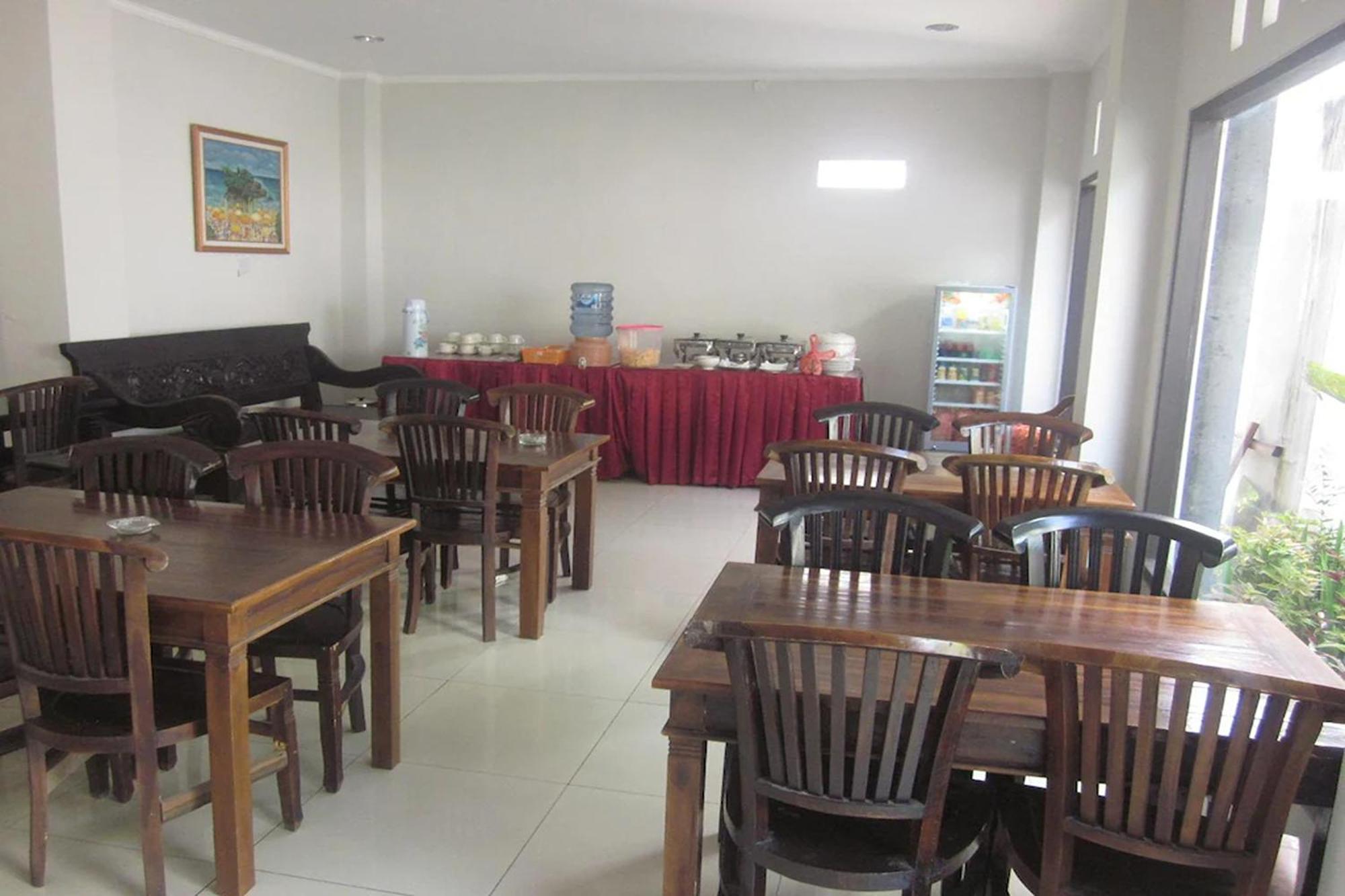 OYO 3156 Hotel Warta Dua Denpasa Buitenkant foto