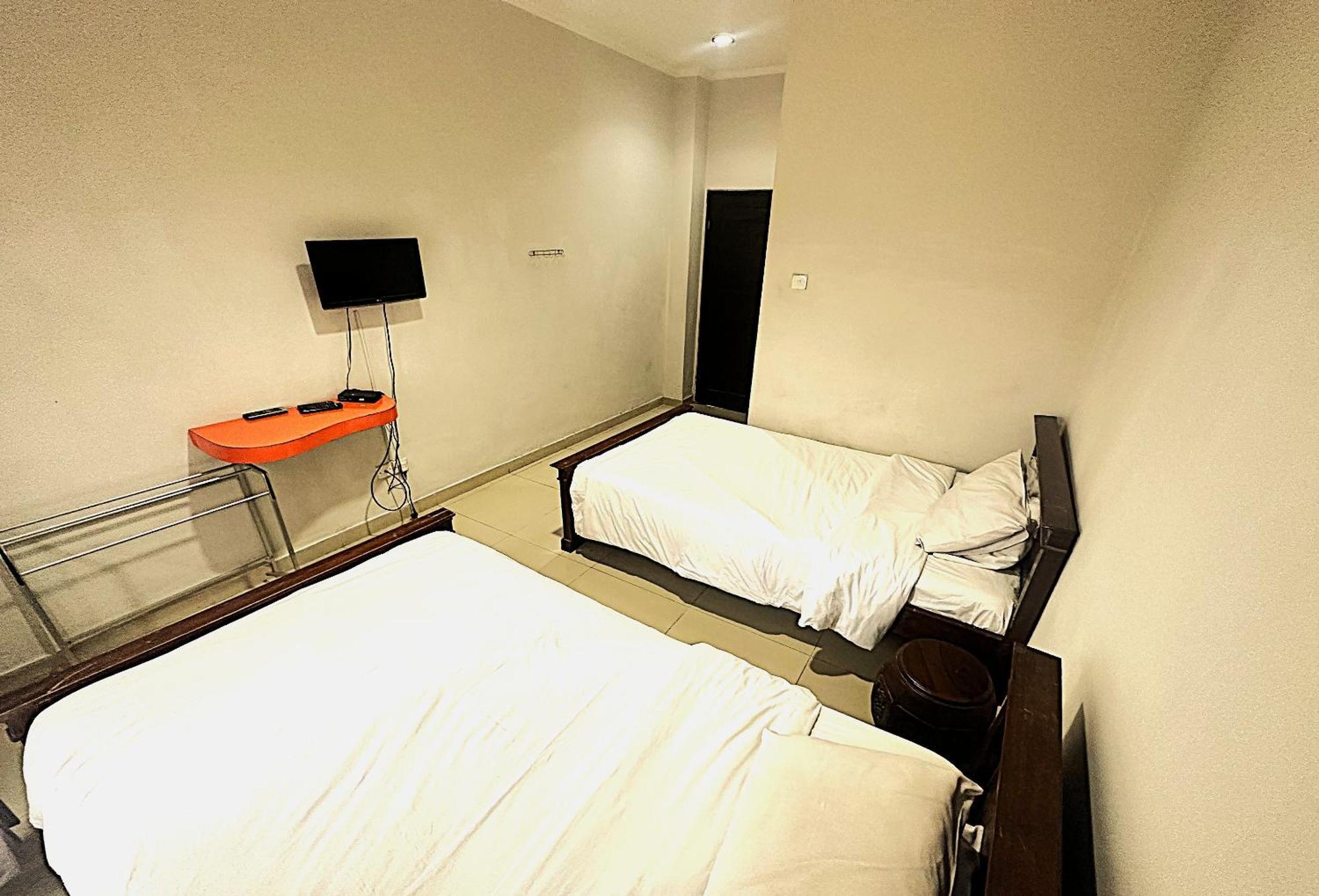 OYO 3156 Hotel Warta Dua Denpasa Buitenkant foto